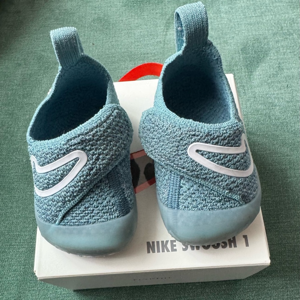 Nike Swoosh 1 Turquoise size 3c